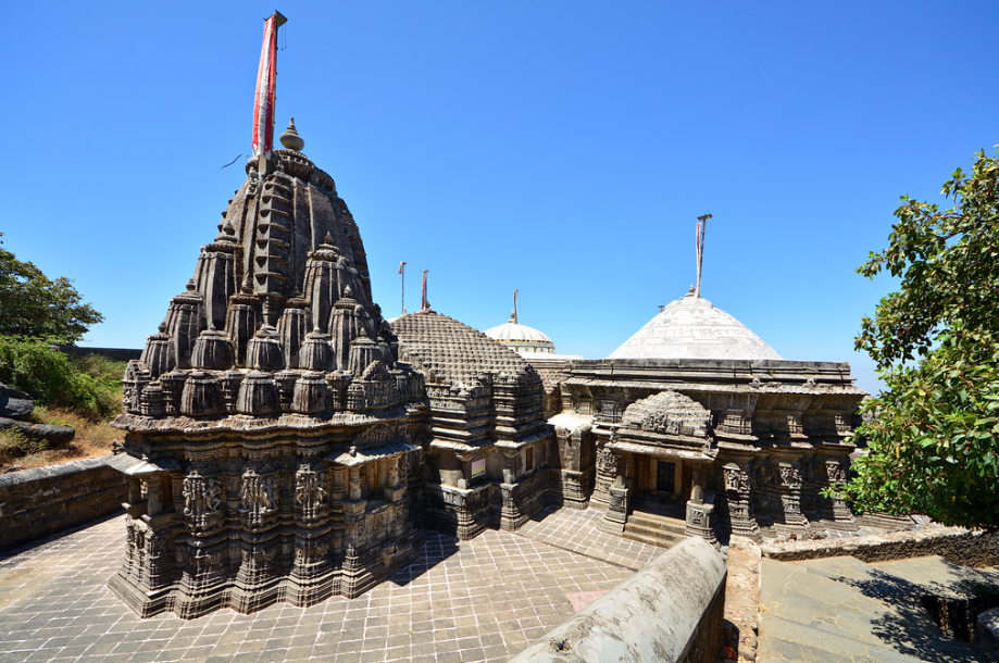 Girnar temple mumbai pune adventures